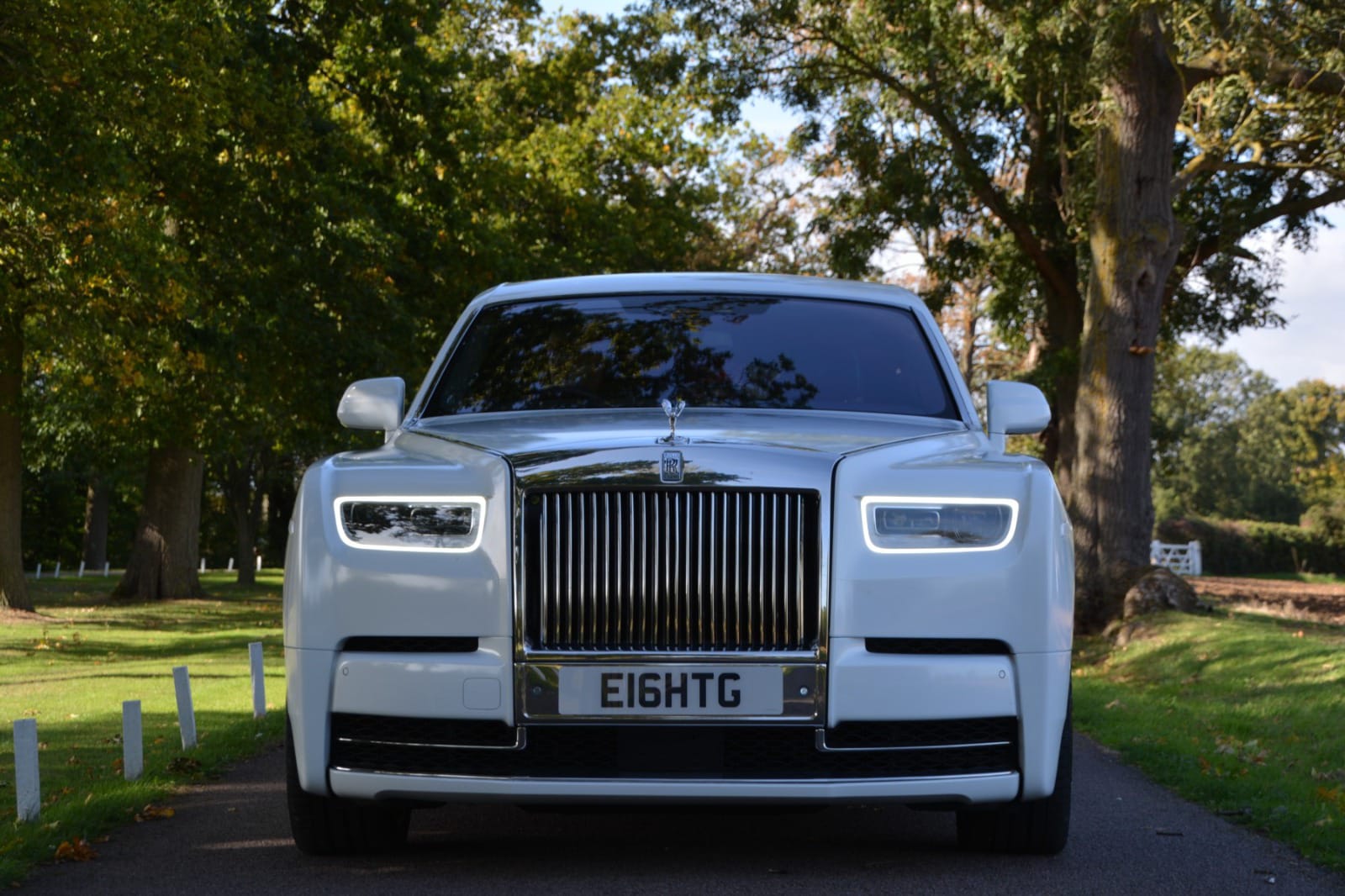 Wedding chauffeur Rolls-Royce Phantom FFGR UK