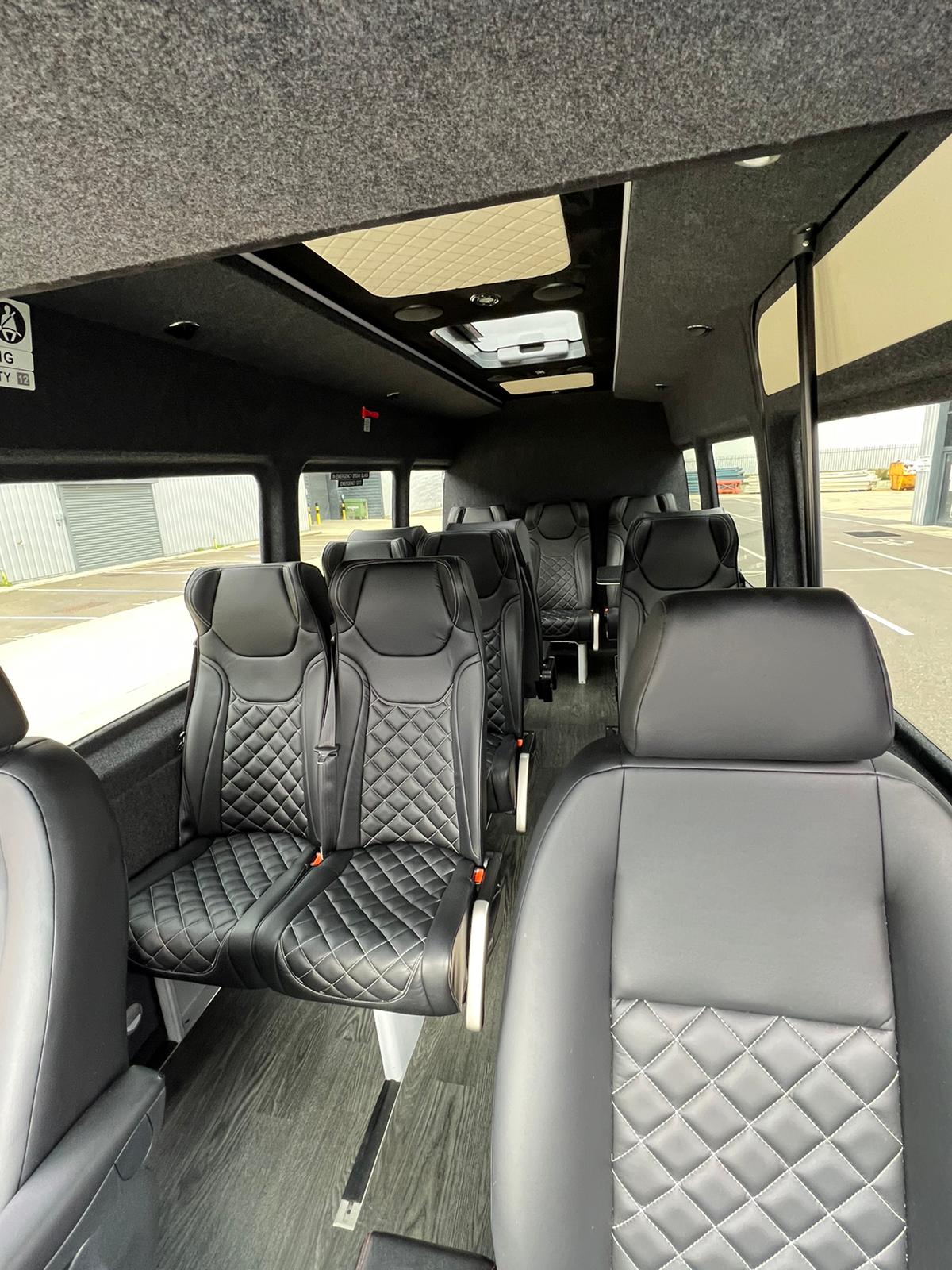 豪华小巴内饰 — FFGR UK